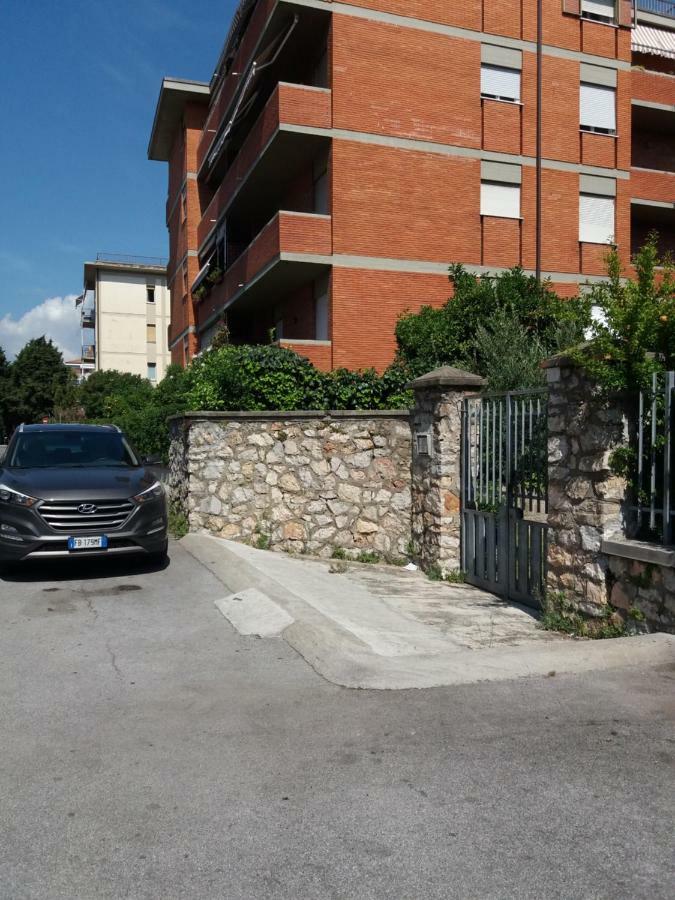 Casa vacanze Lida Marina Di Carrara Exterior foto